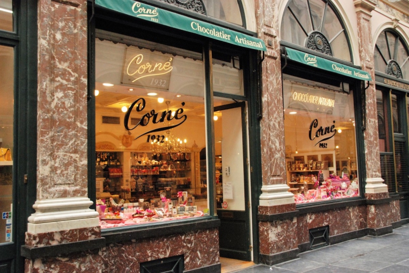 chocolaterie-ANTIBES-min_chocolate_chocolaterie_shop_luxury_chic_gallery_brussels_belgium-558146